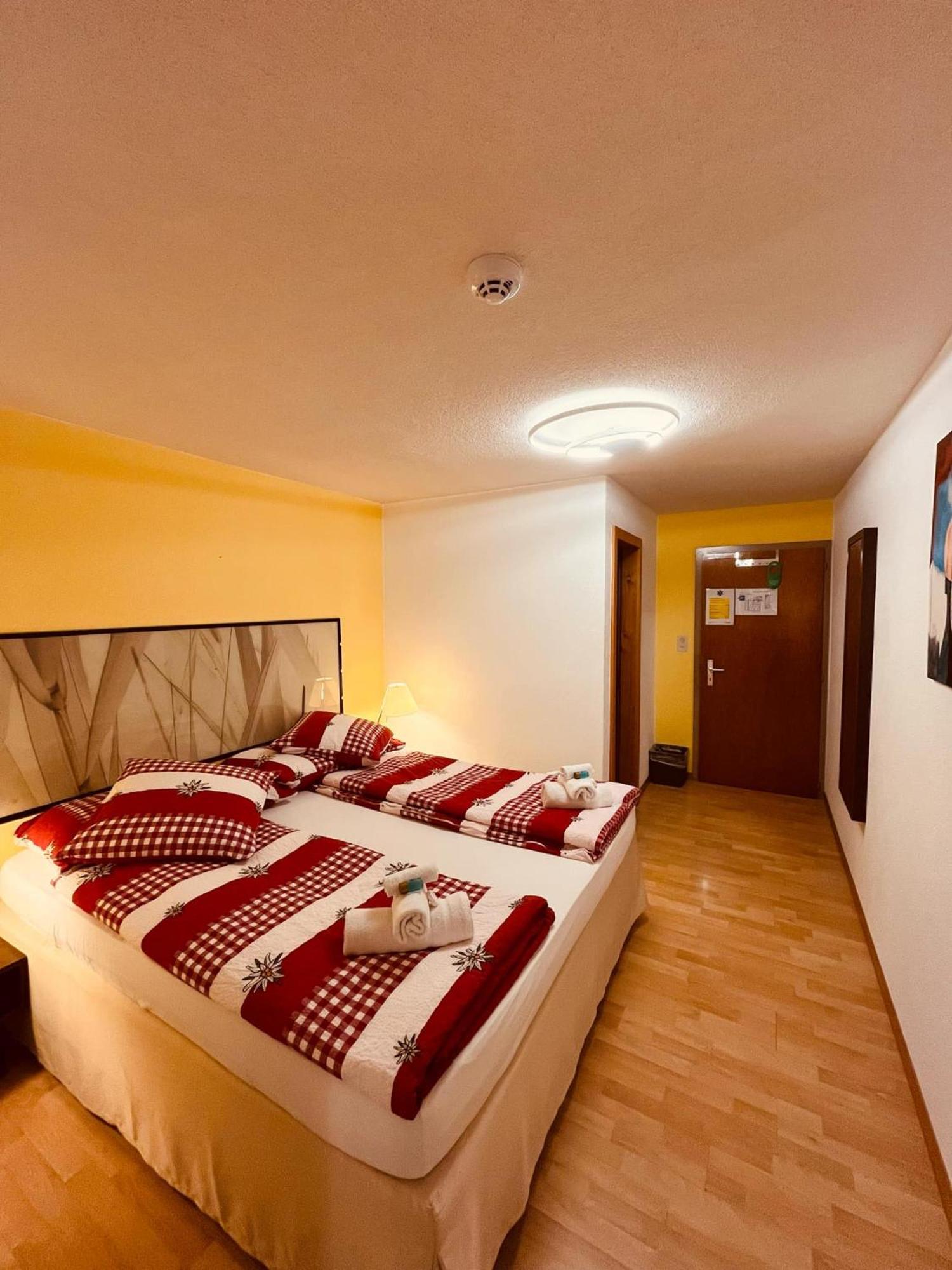Hotel Rhoneblick Guttet-Feschel Buitenkant foto